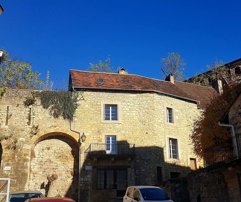 Aux Portes De L'Abbaye Saint-Cyprien  Extérieur photo